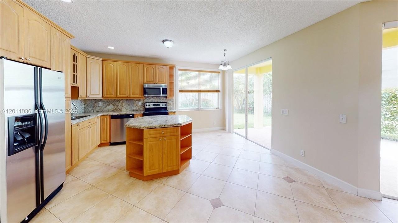 897 Briar Ridge Rd #897 - Photo 3 of 49