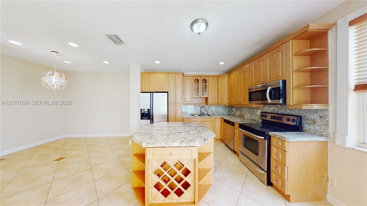 897 Briar Ridge Rd #897 - Photo 4 of 49