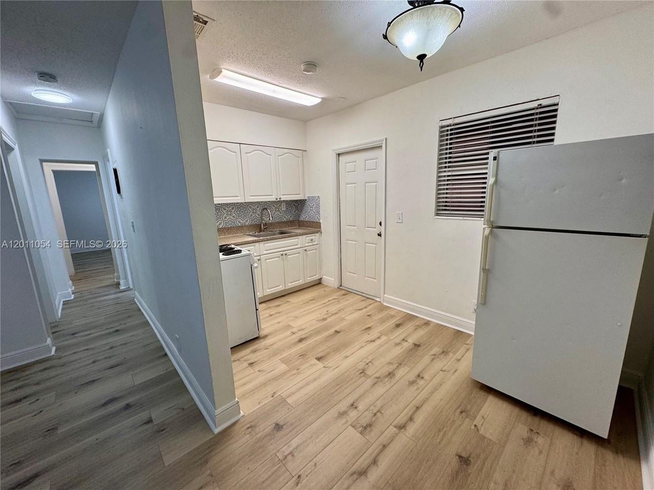 2240 Ne 171st St #11 - Photo 3 of 8