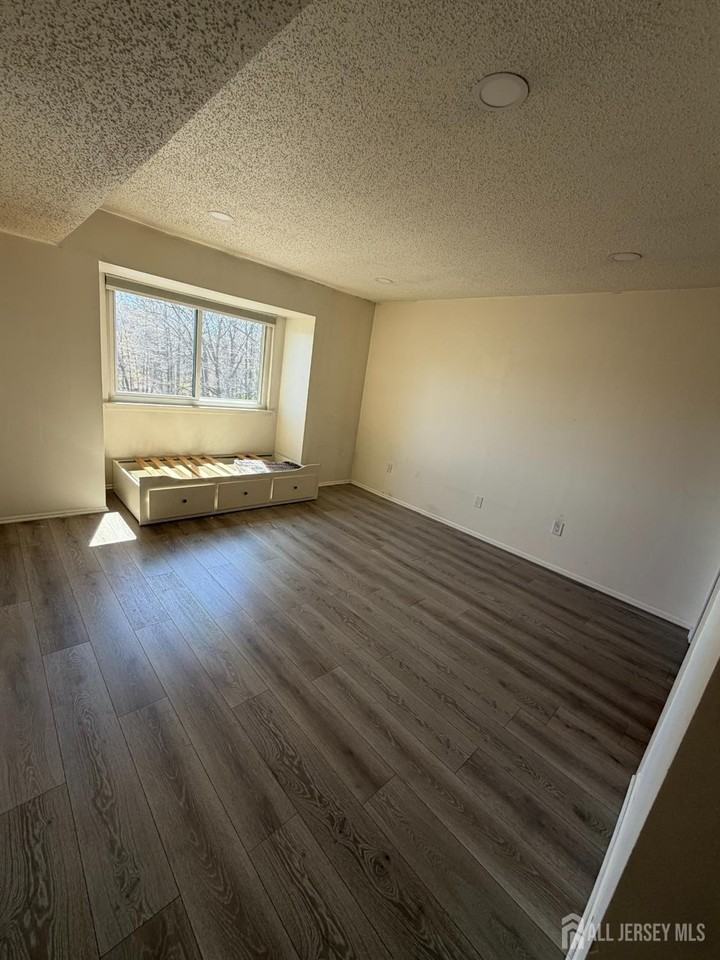 510 Edison Glen Ter - Photo 5 of 8