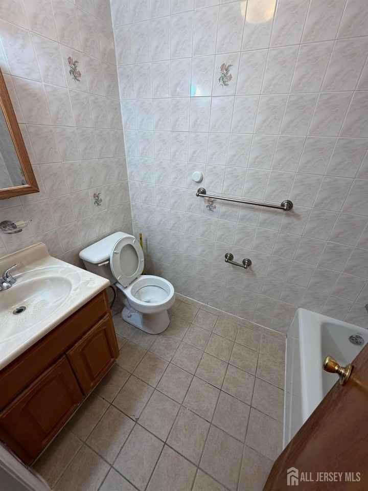 510 Edison Glen Ter - Photo 6 of 8