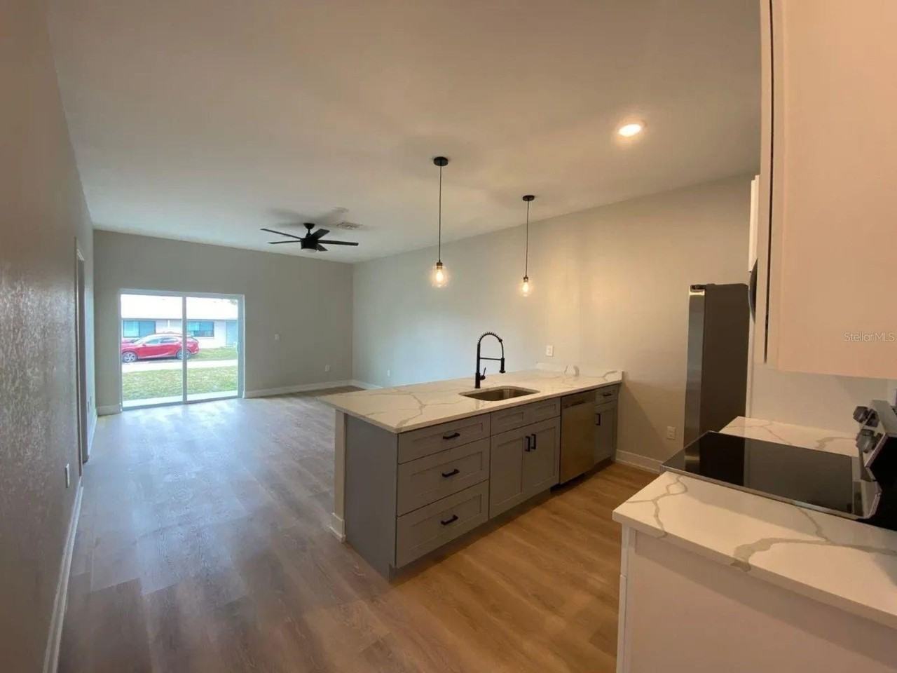 10524 Pendleton Ave - Photo 2 of 12