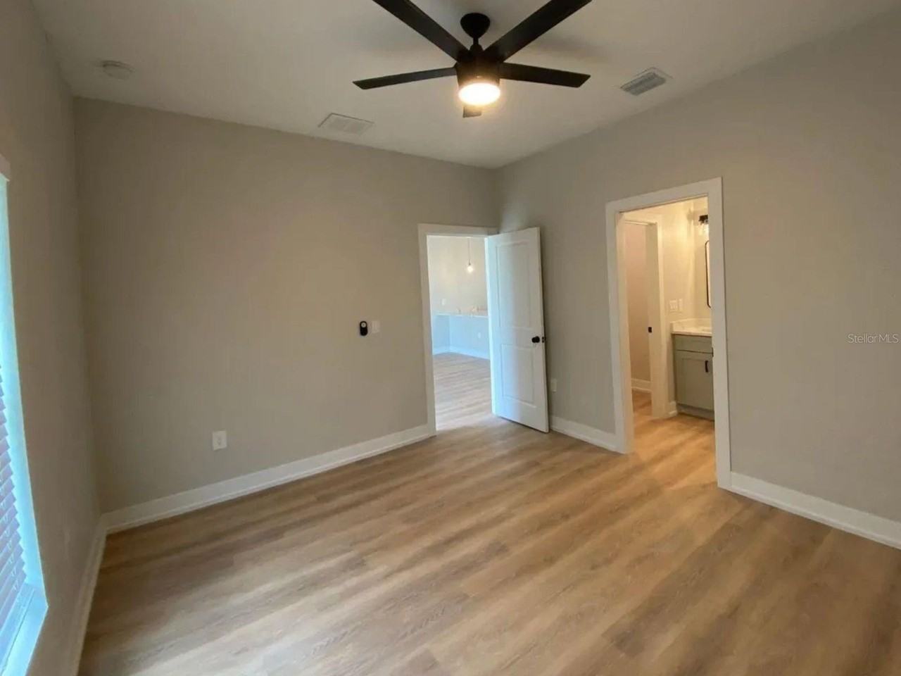 10524 Pendleton Ave - Photo 4 of 12