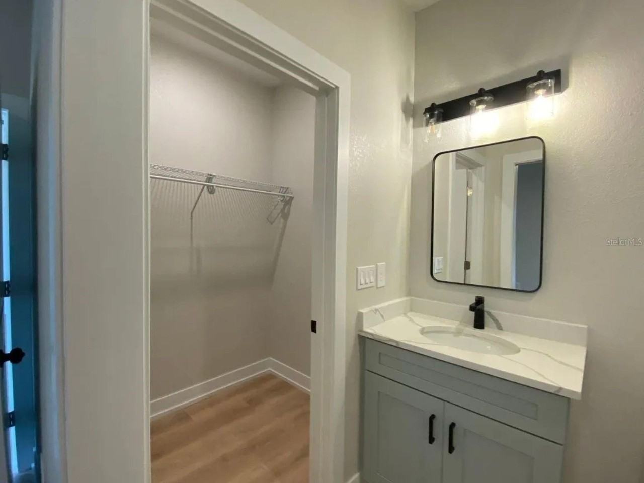 10524 Pendleton Ave - Photo 6 of 12