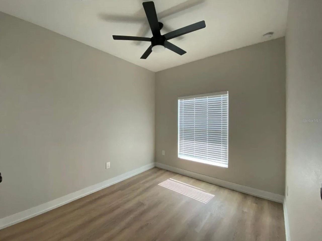 10524 Pendleton Ave - Photo 7 of 12