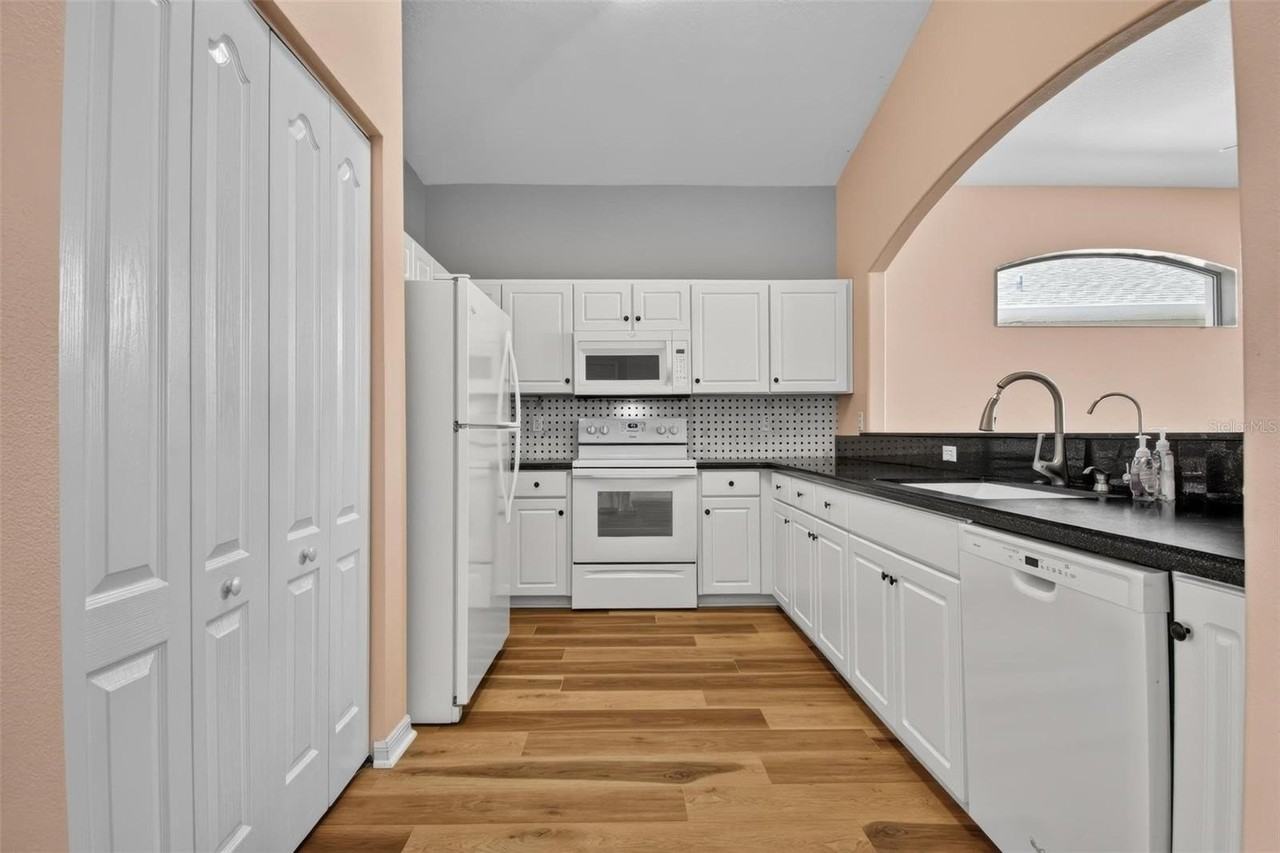 33 Summerwind Cir #101 - Photo 3 of 45