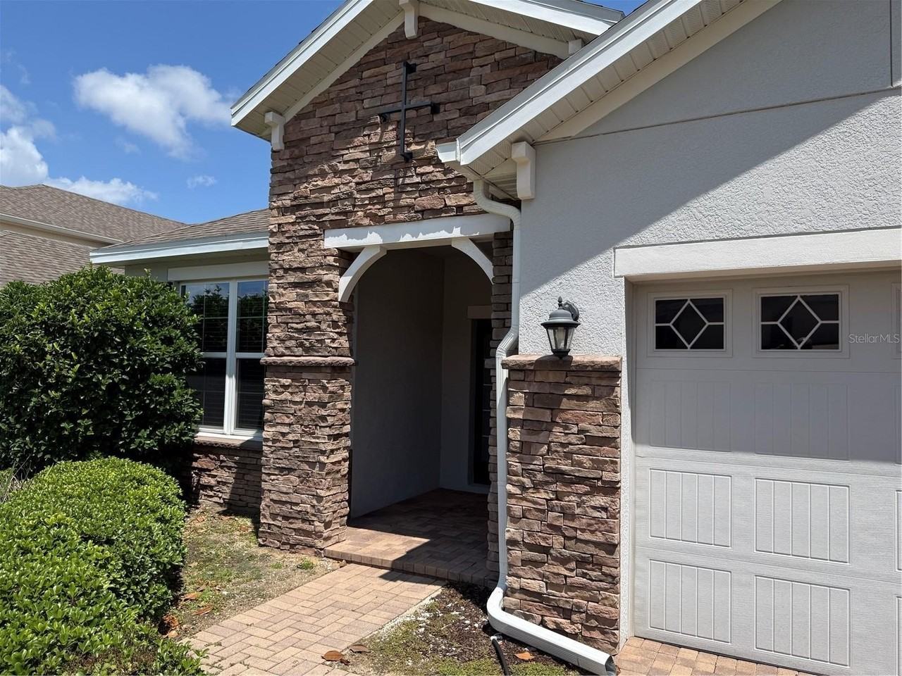 1432 Cabot Dr - Photo 2 of 43