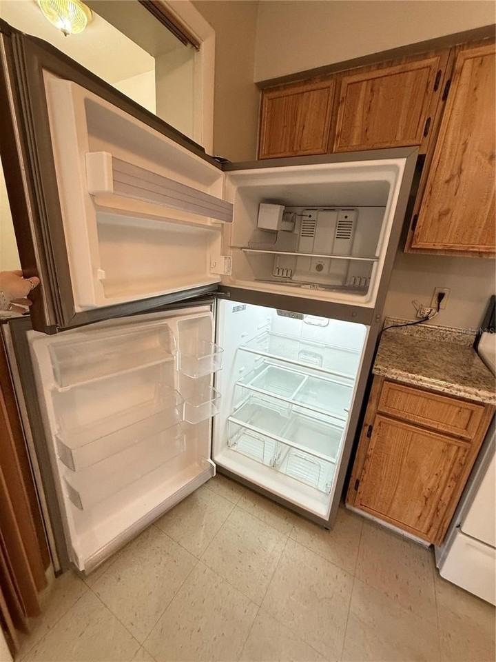 615 Sw 11th Ln #D - Photo 4 of 12