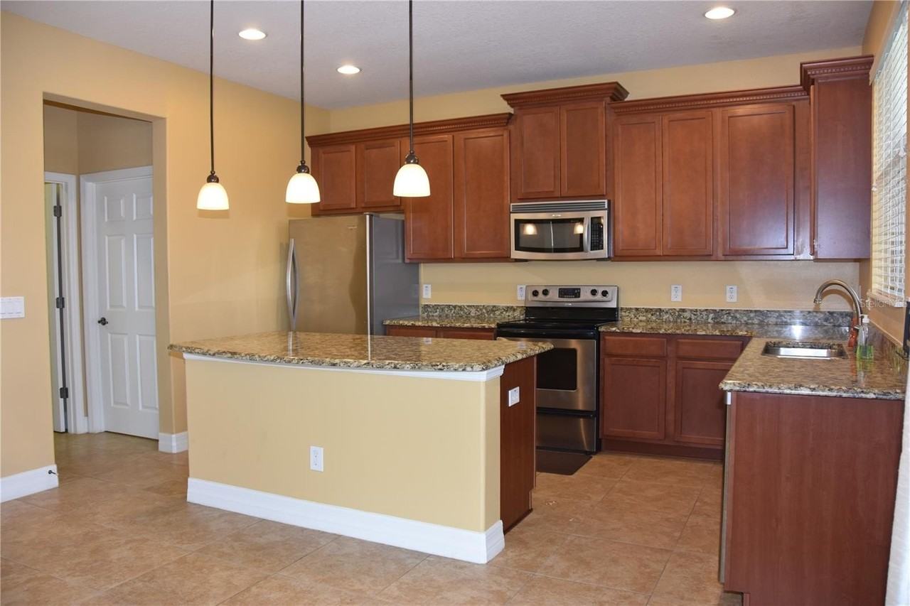 2274 Geneva Dr - Photo 4 of 50
