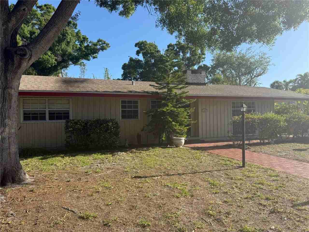 1827 Alta Vista St - Photo 3 of 9