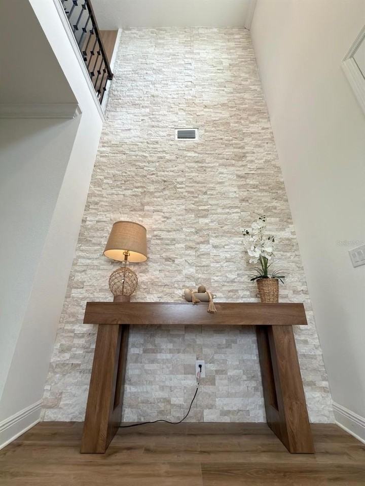 14713 Crestavista Ave - Photo 3 of 50