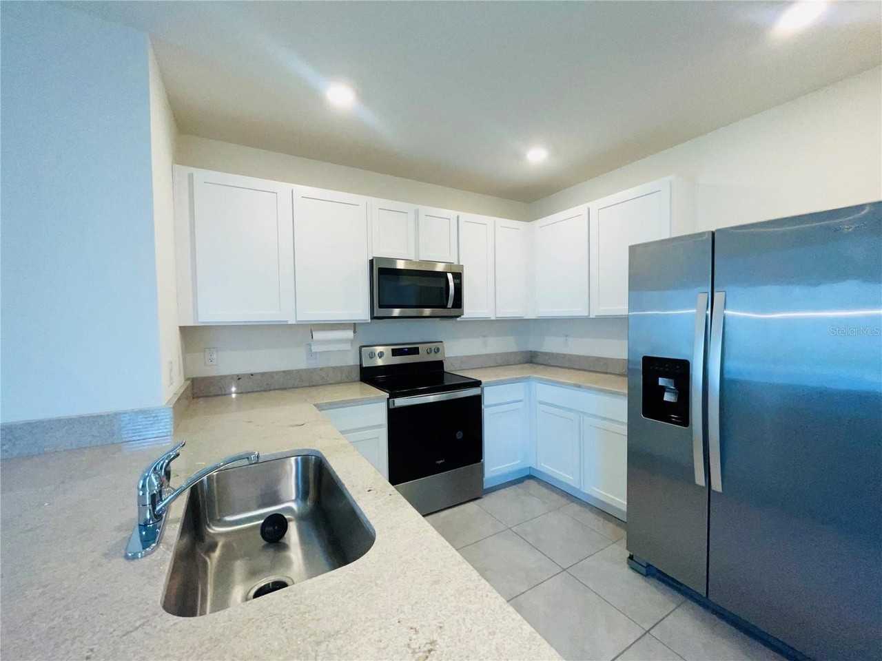 17043 Oval Rum Dr - Photo 5 of 15