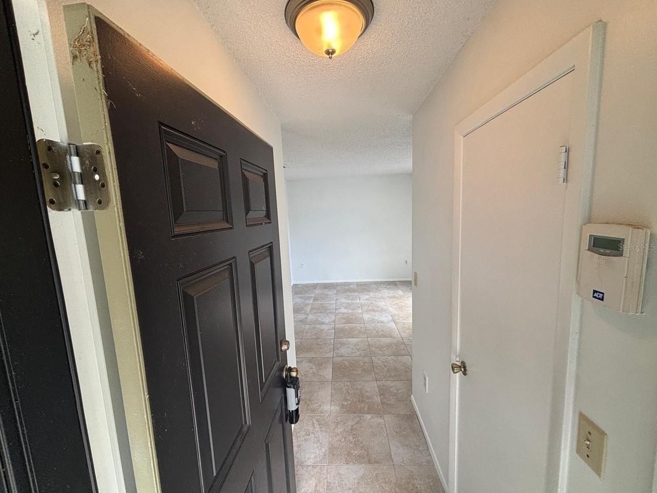 212 Dorchester Sq - Photo 4 of 30