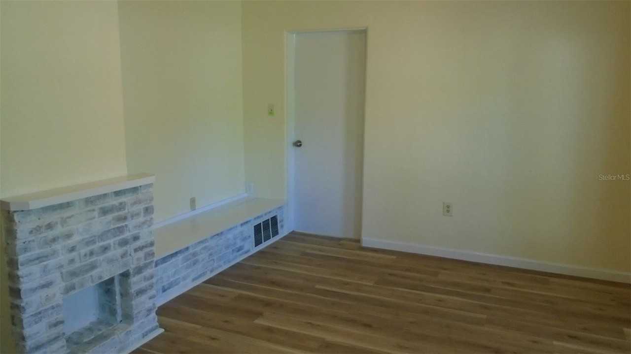 40 Lemon Ln - Photo 3 of 13