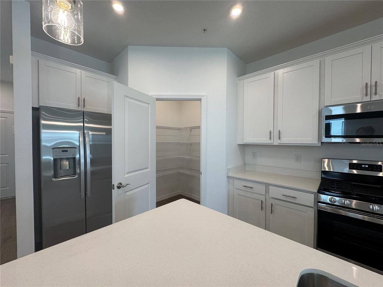 433 Belmond Dr - Photo 6 of 25