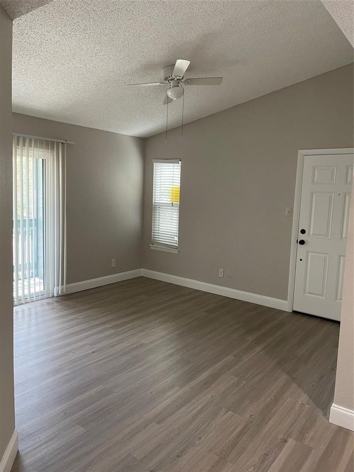 3764 Idlebrook Cir #204 - Photo 4 of 32