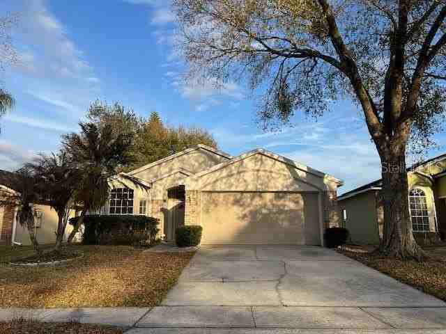 202 Woodbury Pines Cir - Photo 2 of 25