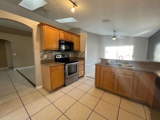 202 Woodbury Pines Cir - Photo 3 of 25