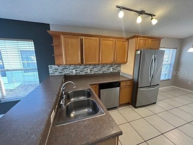 202 Woodbury Pines Cir - Photo 4 of 25