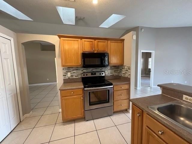 202 Woodbury Pines Cir - Photo 5 of 25