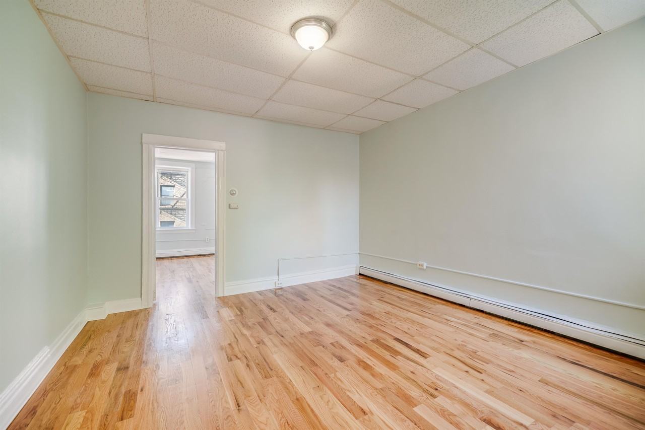 6402 Dewey - Photo 3 of 8