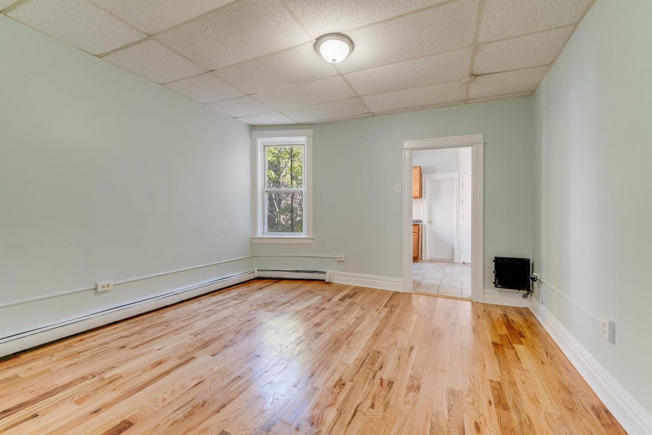 6402 Dewey - Photo 4 of 8
