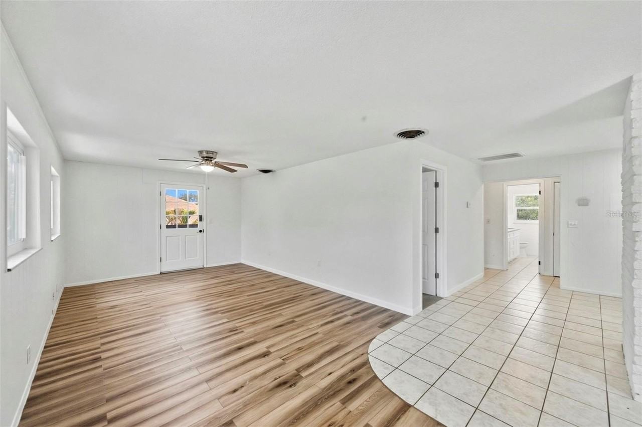 5136 68th St N #B - Photo 4 of 50