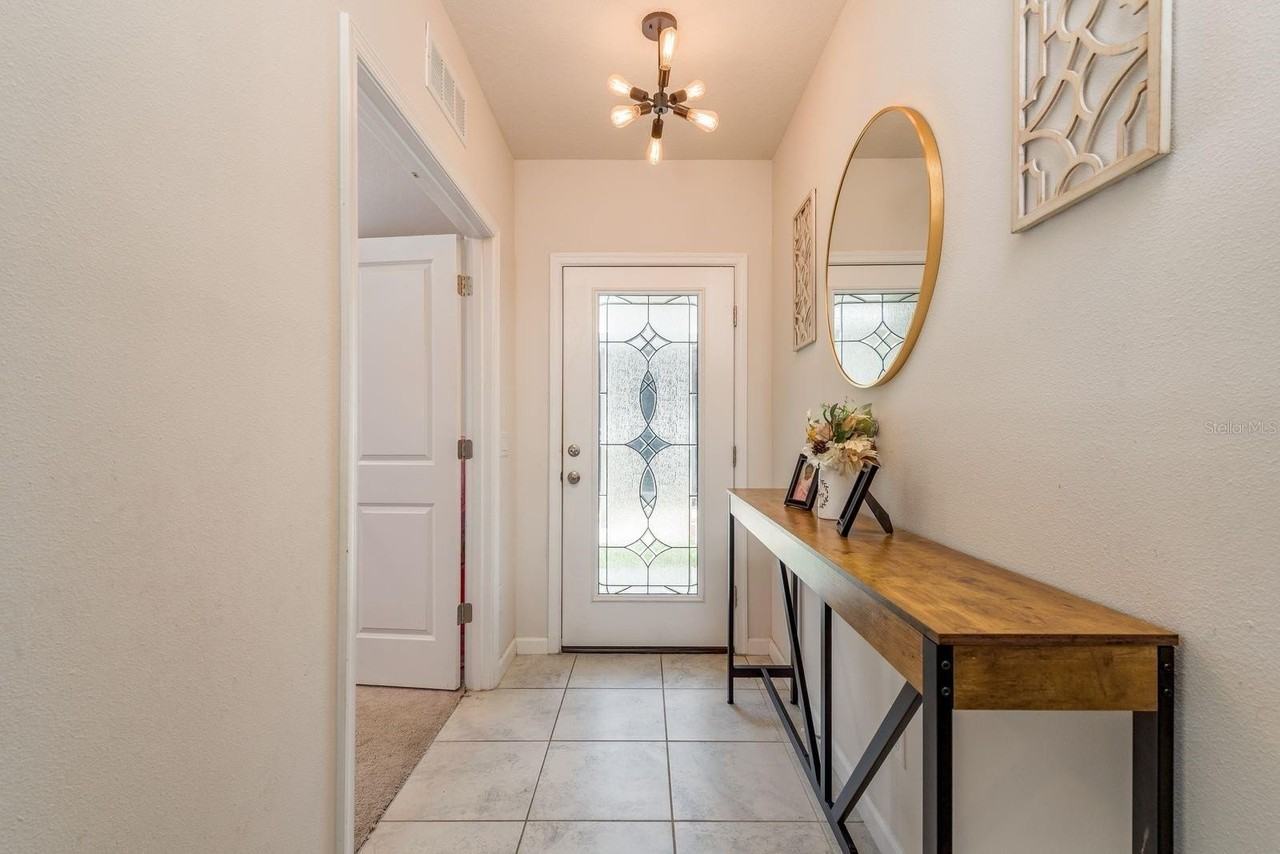 17906 Turning Leaf Cir - Photo 4 of 11