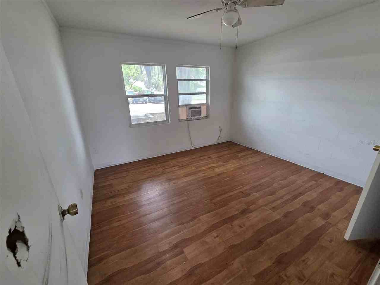 5214 7th St - Photo 5 of 6