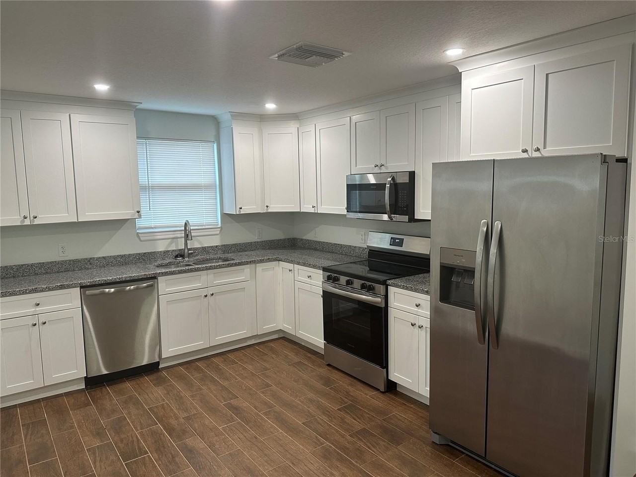3735 39th Ave N - Photo 6 of 14