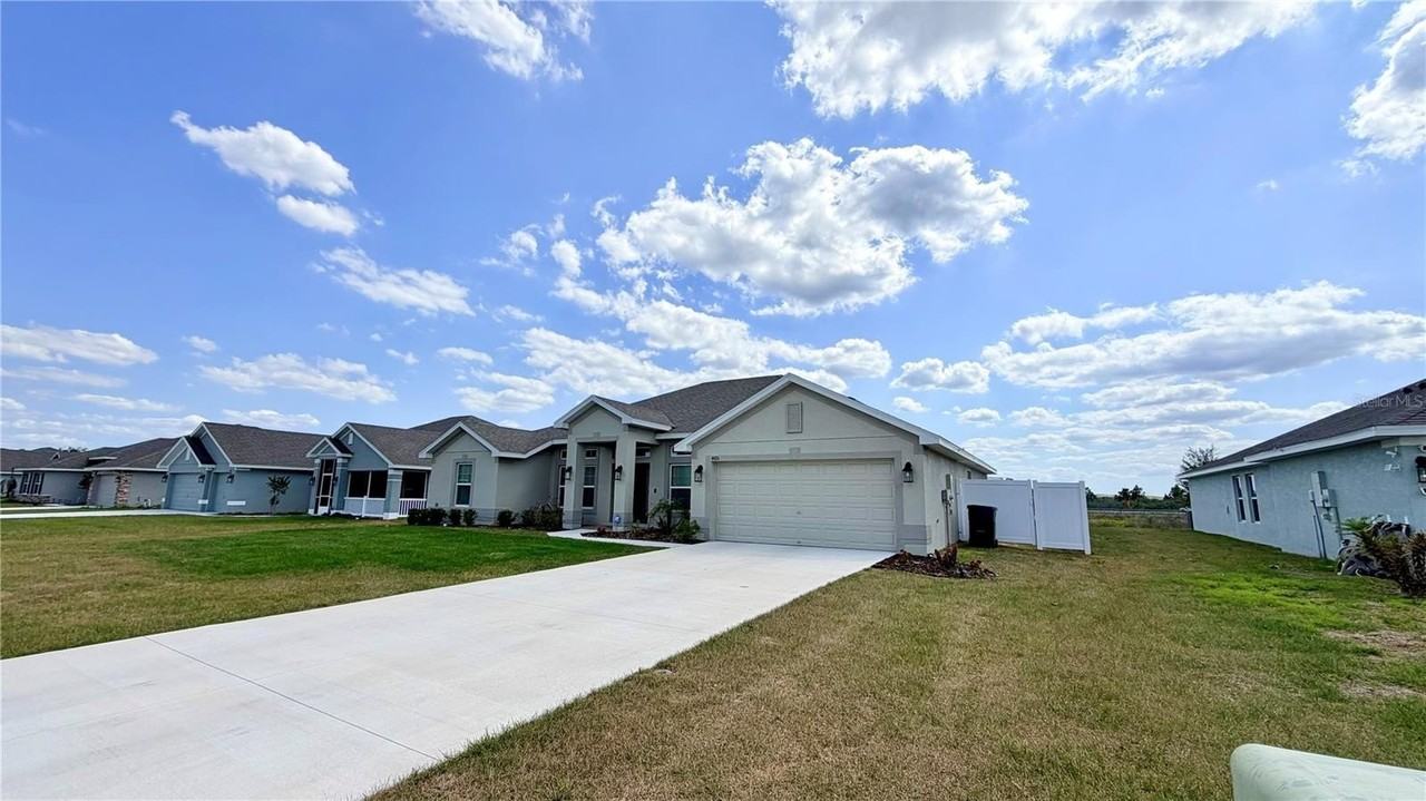4015 Tullamore Ln - Photo 3 of 43