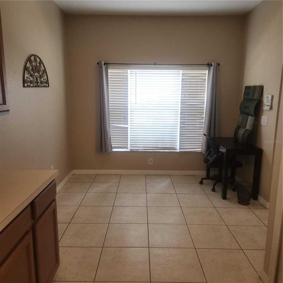 31209 Flannery Ct - Photo 5 of 14
