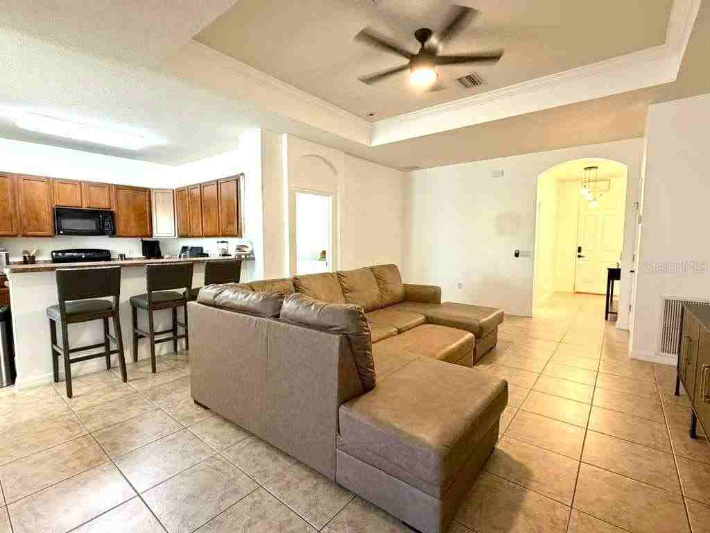 32914 Hillman Ct - Photo 4 of 22