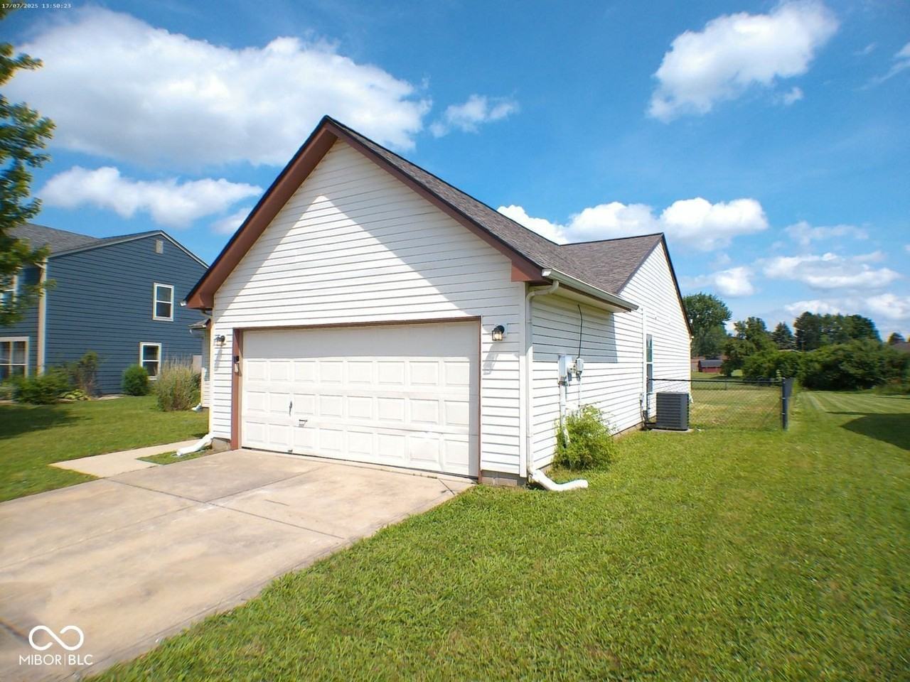 5633 Wynridge Ct - Photo 3 of 5