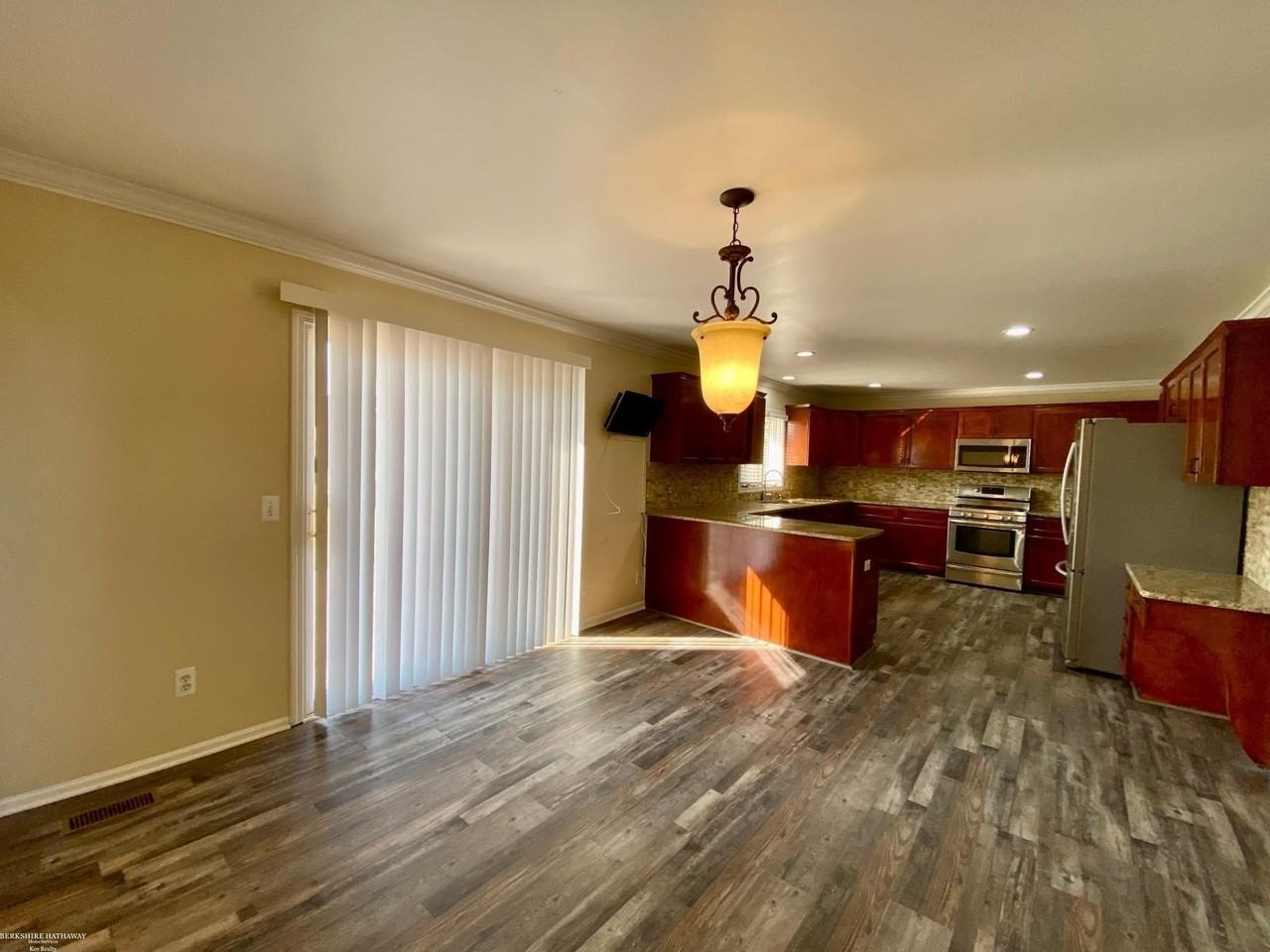 51139 Westwood Dr - Photo 7 of 39