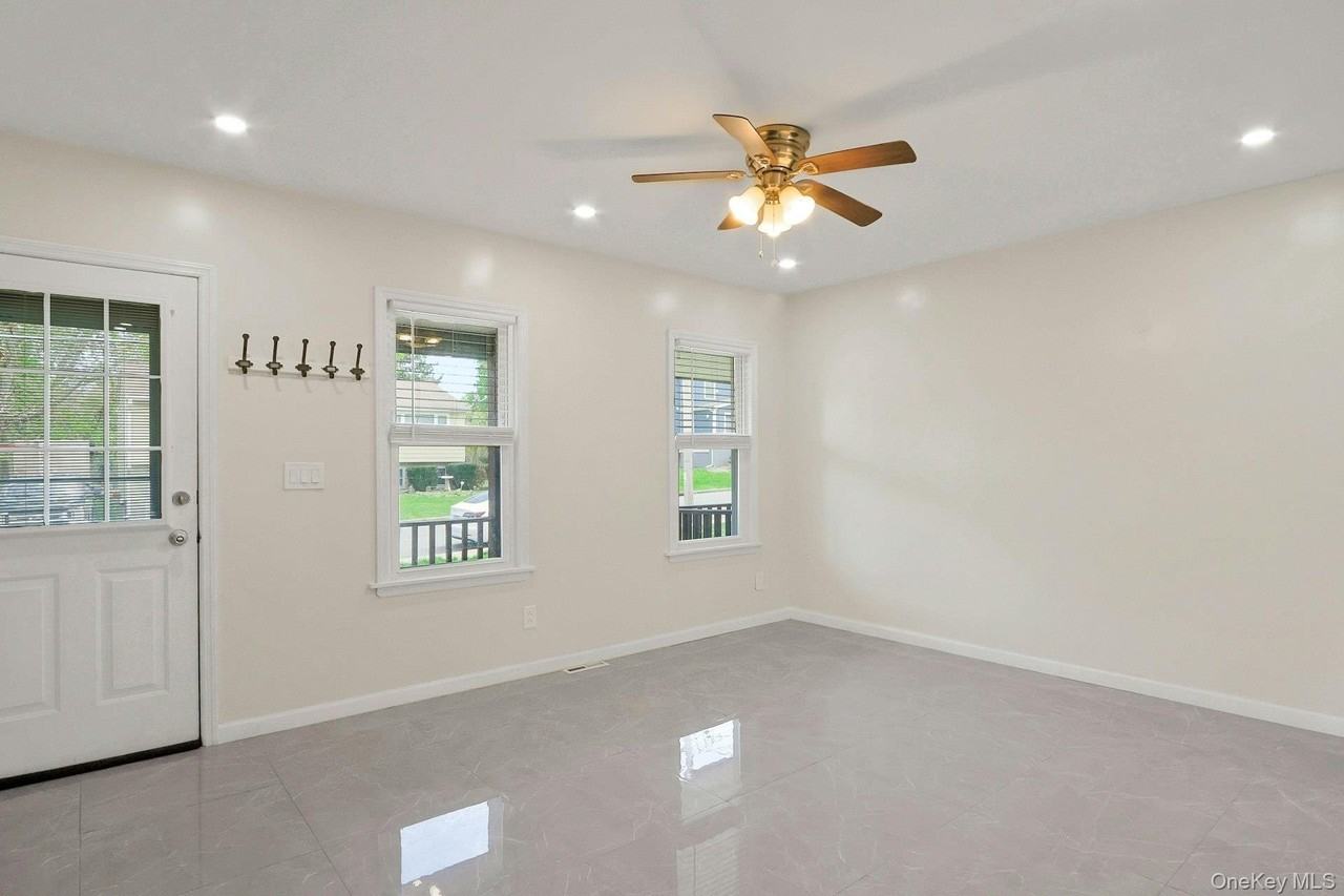 22 Firth St #22 - Photo 5 of 42