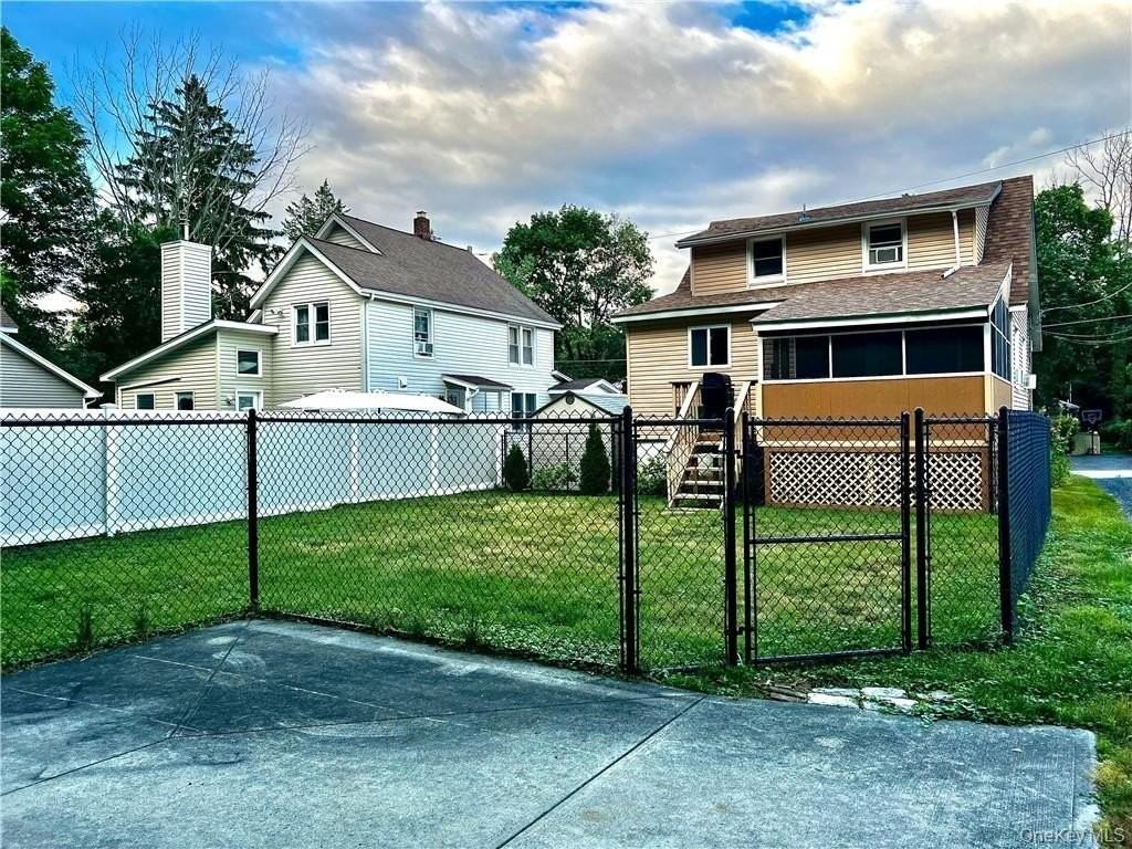 23 Richard St #A - Photo 3 of 18