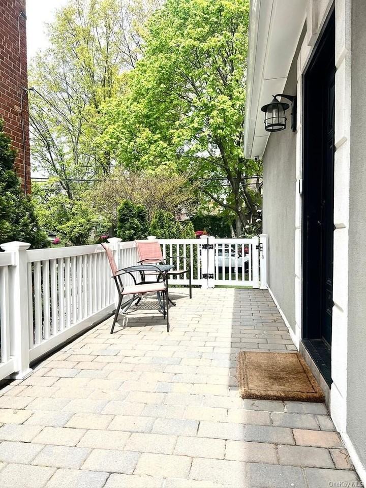 21520 43rd Ave - Photo 3 of 26