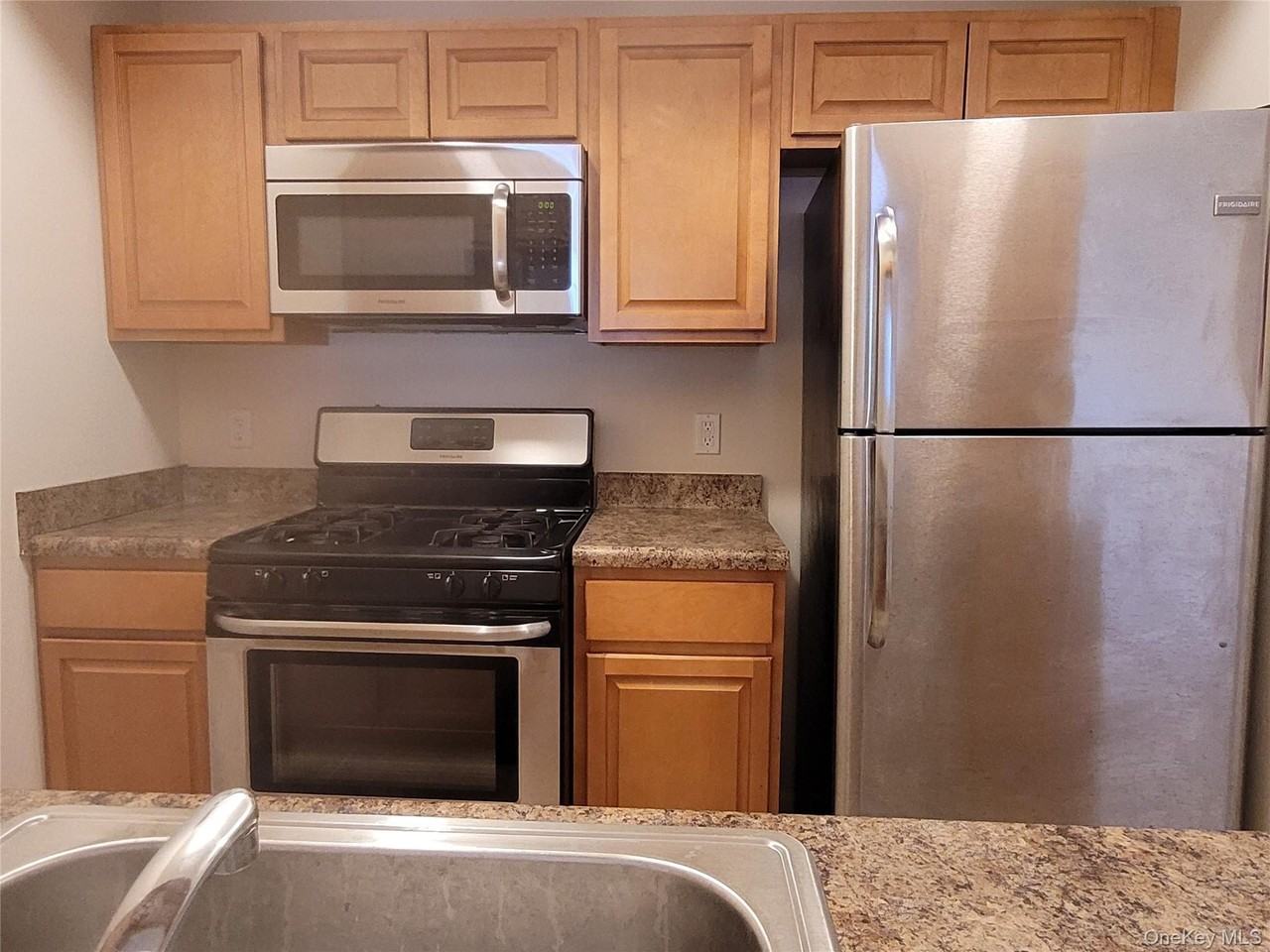 260 Ruth Ct - Photo 4 of 13