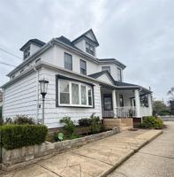 featured image of 92 Wavecrest St