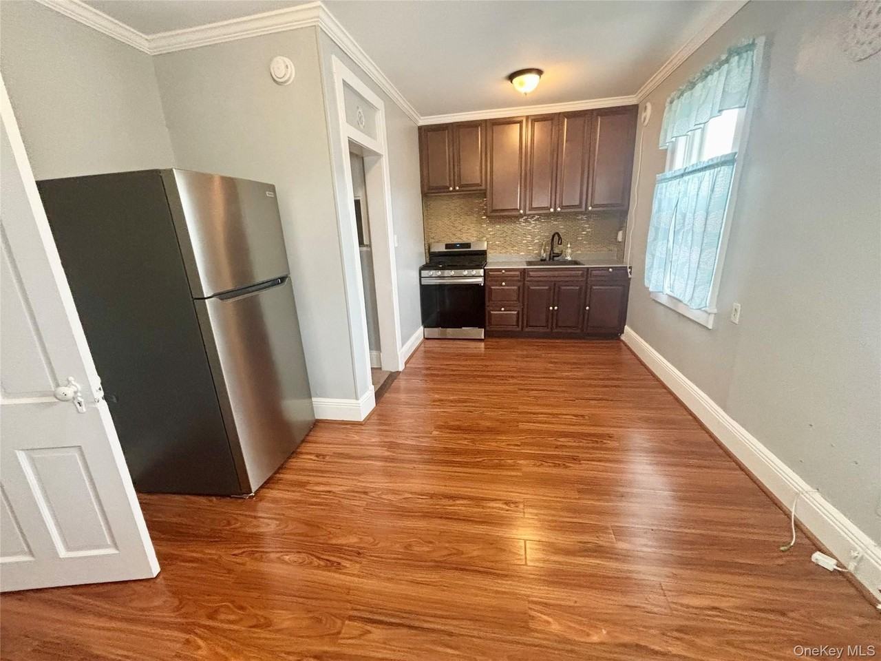 92 Wavecrest St - Photo 6 of 12