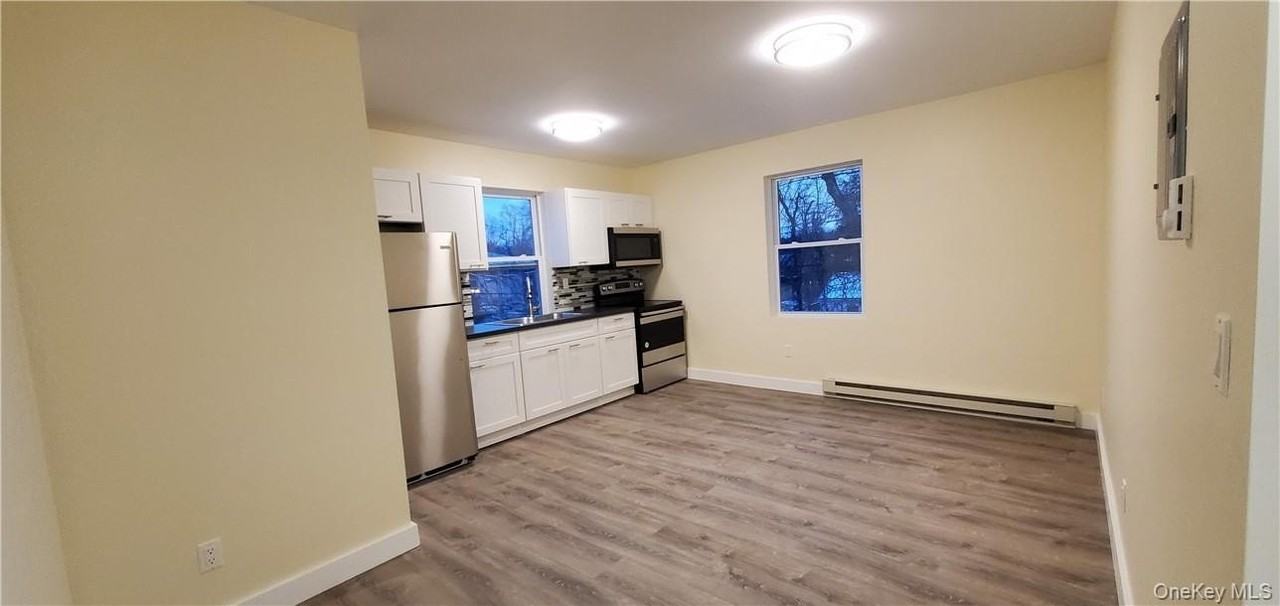 18 Wood Ave #2L - Photo 2 of 8