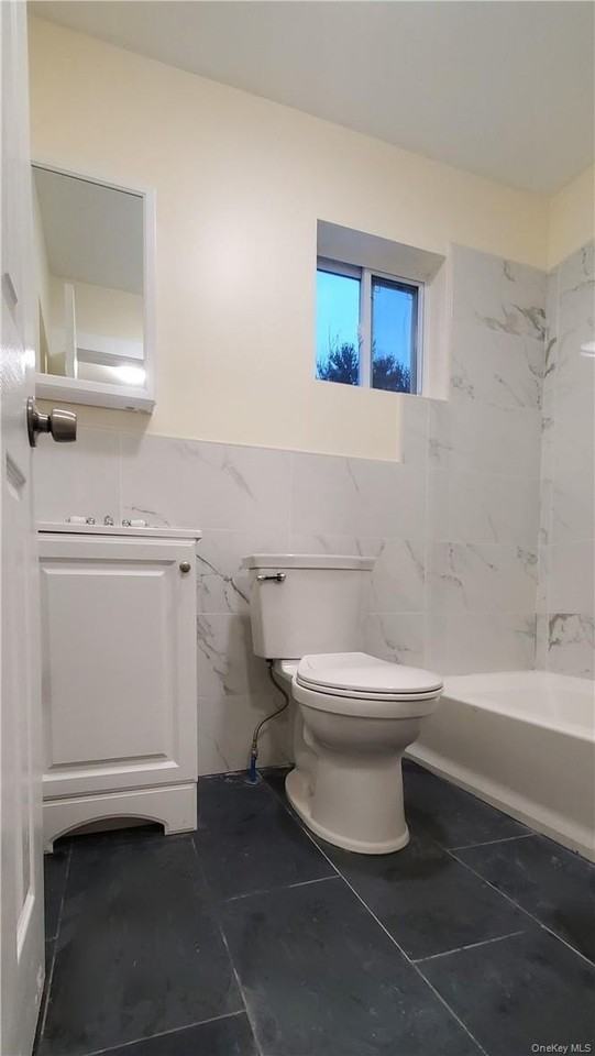 18 Wood Ave #2L - Photo 5 of 8