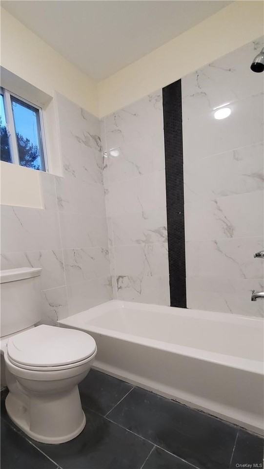 18 Wood Ave #2L - Photo 6 of 8