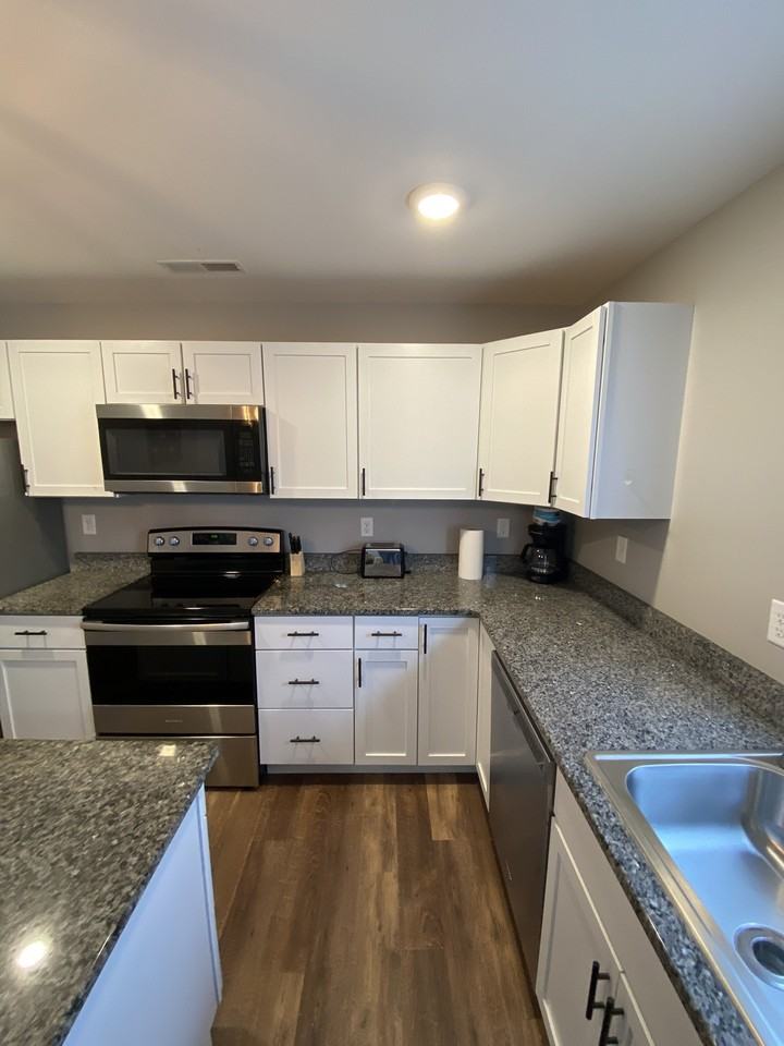 201 West Avenue-Ironhorse Flats - Photo 5 of 50