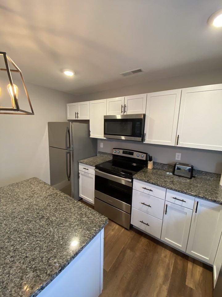 201 West Avenue-Ironhorse Flats - Photo 6 of 50