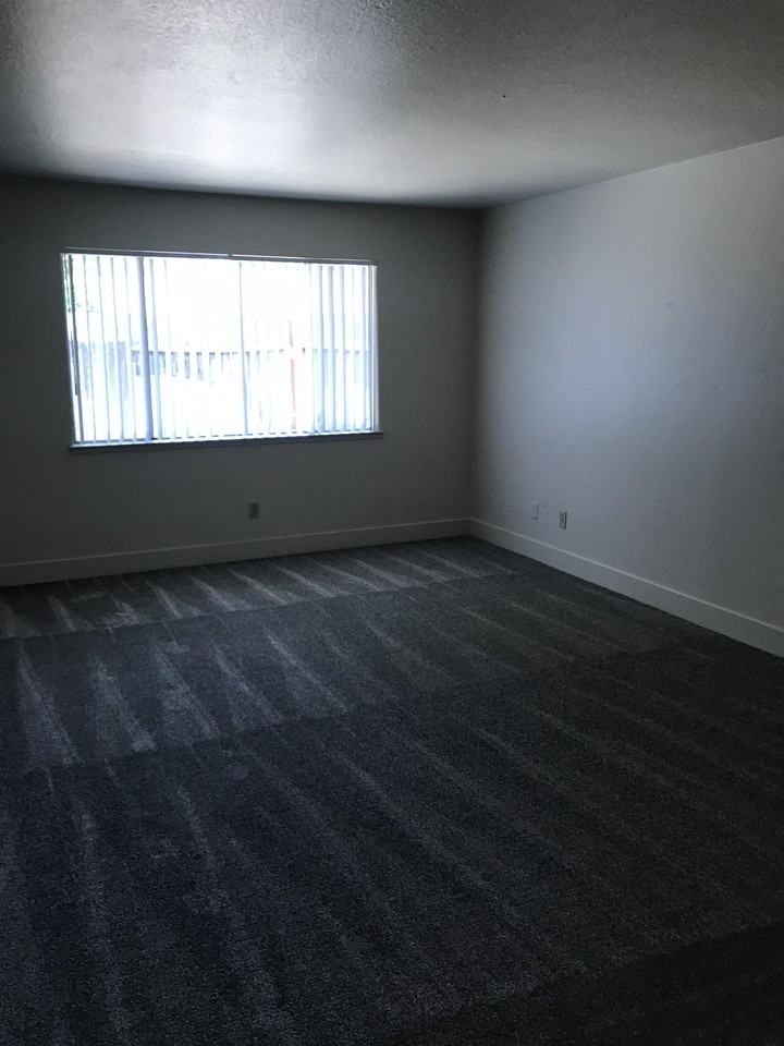 1339 E. Rumble Road - Photo 6 of 29