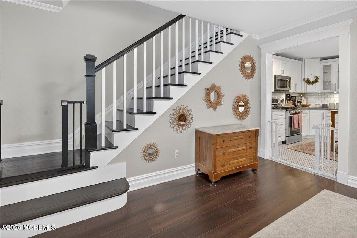 1135 Asbury Ave - Photo 6 of 43