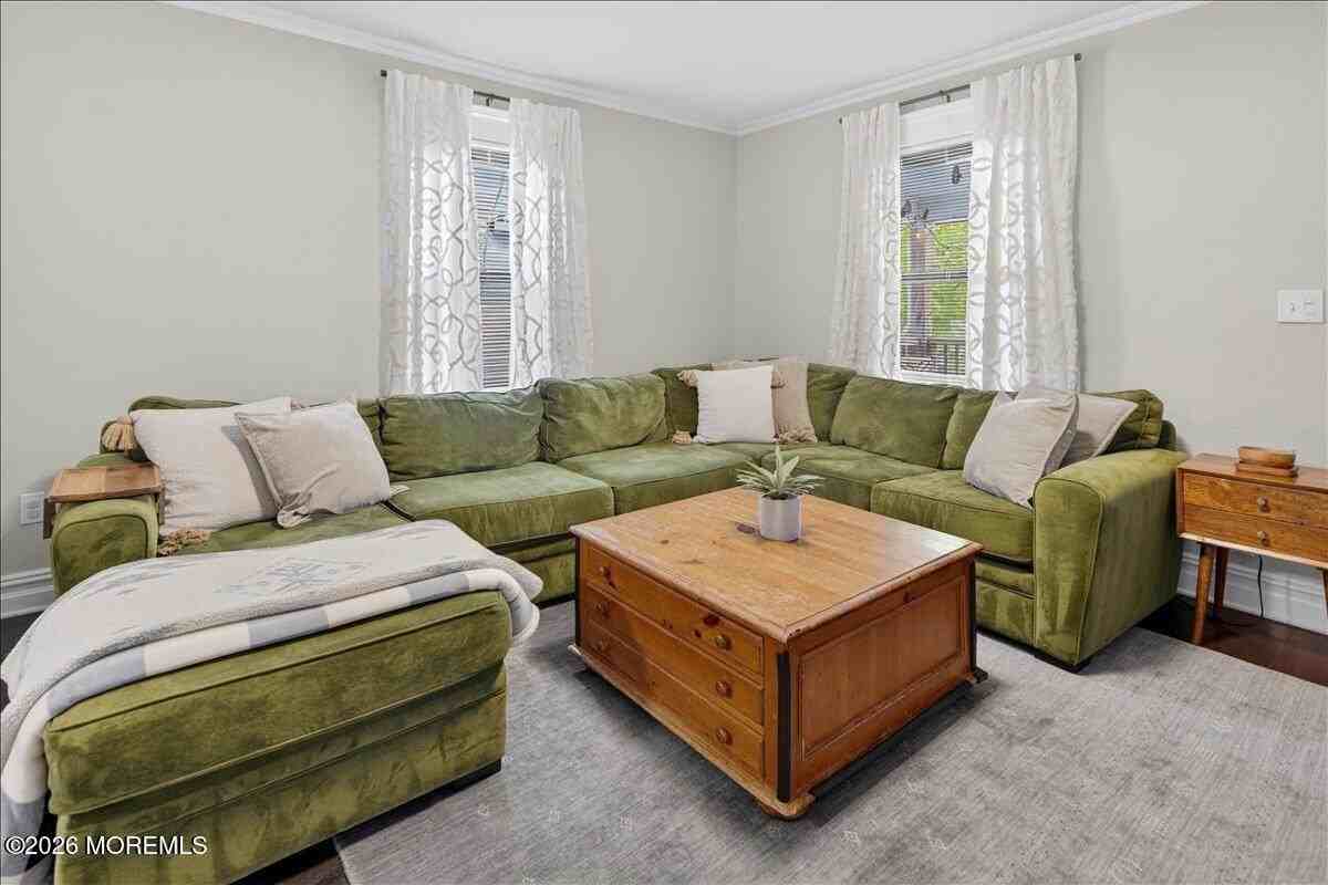 1135 Asbury Ave - Photo 7 of 43