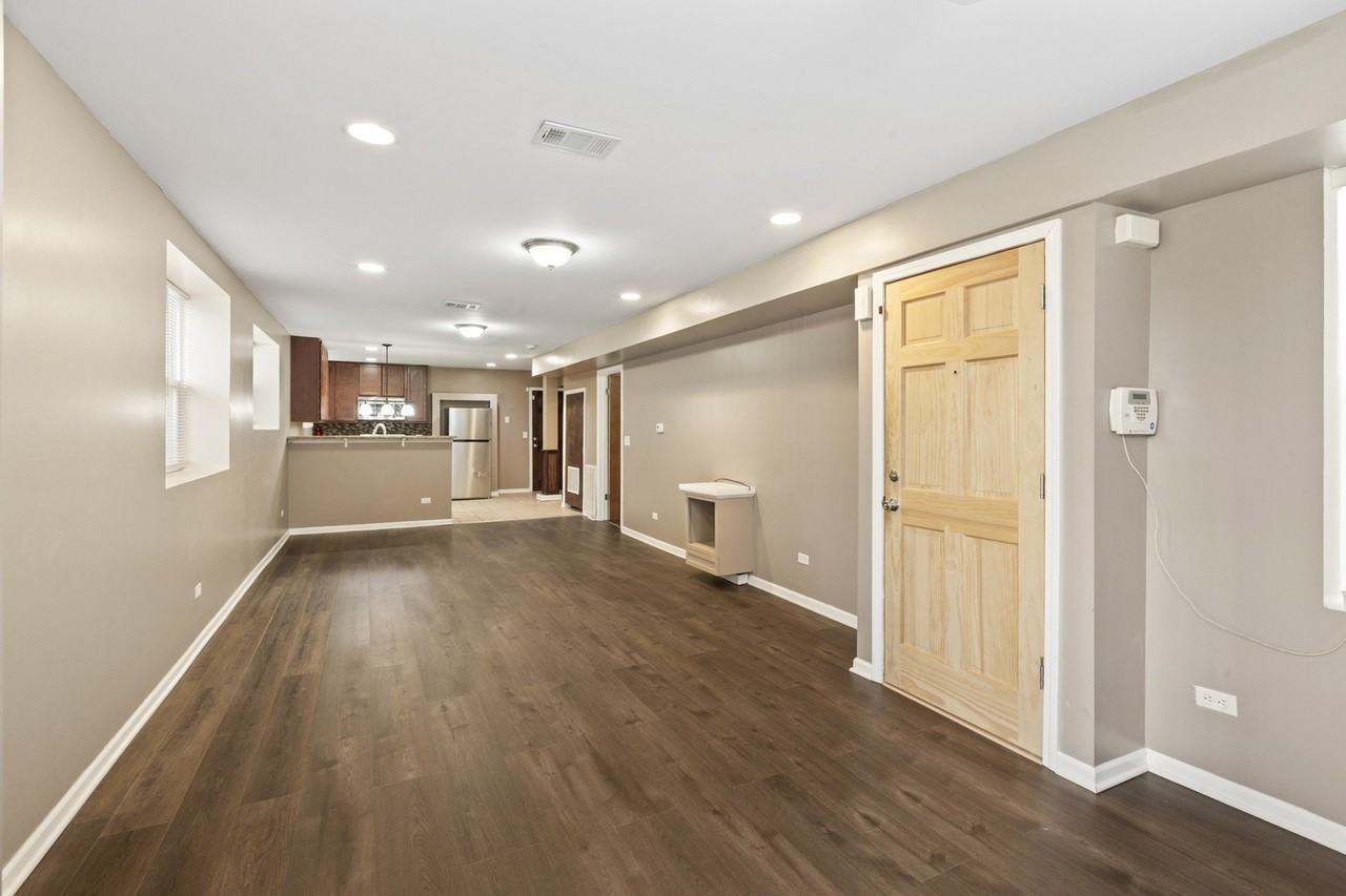 323 Memorial Dr #1 - Photo 3 of 11